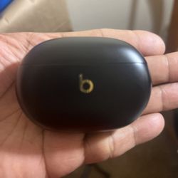 Beats Studio buds plus 