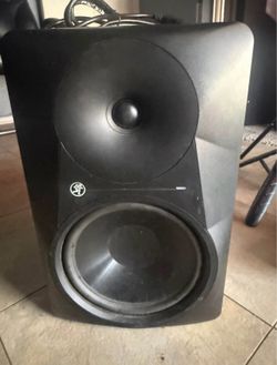 8in Mackie studio speaker