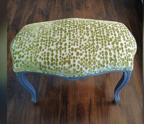 Vintage Upholstered Accent Bench – Unique Green Textured Fabric & Curved Legs