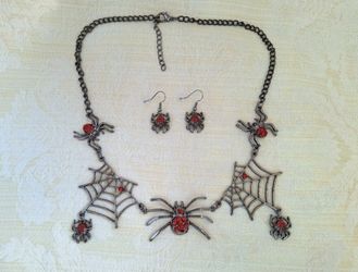Spiders & their webs Silver tone necklace & earrings set red rhinestones w/BONUS