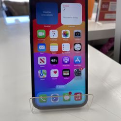 iPhone 13 - 128 GB UNLOCKED !