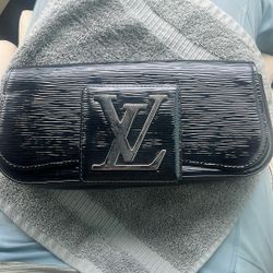 AUTHENTIC LV Epi Clutch