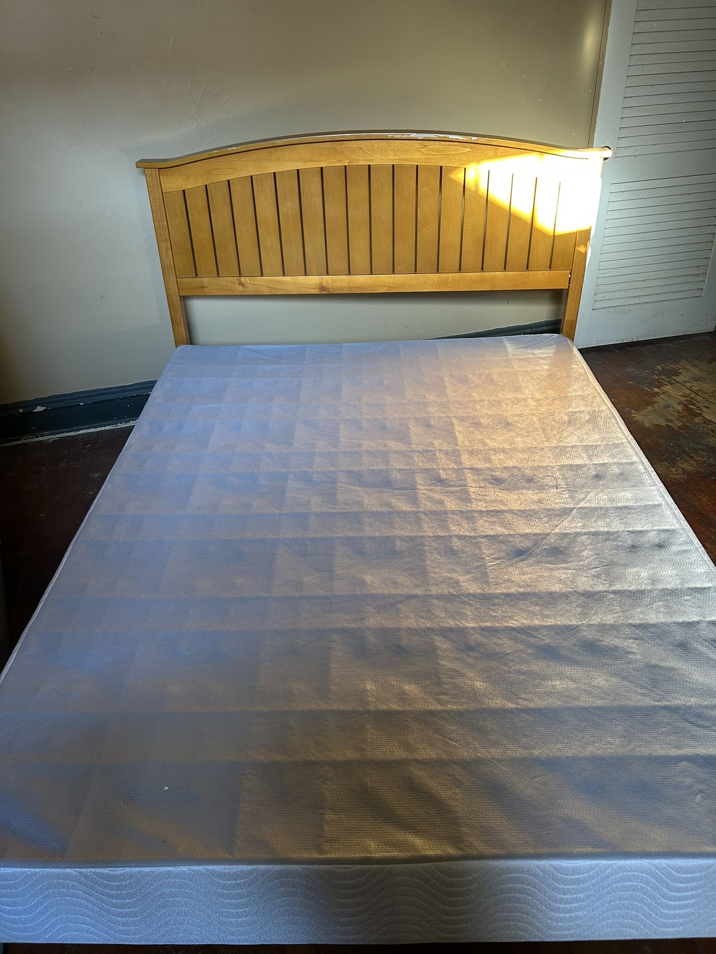 Free Bed Frame And Box Queen Size.