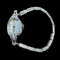 Bulova Diamond Hand-Wind Ladies Watch Antique Vintage Elegant 10k Rolled Gold 