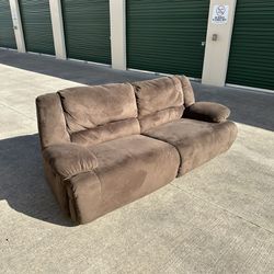 Couch with Electric reclining