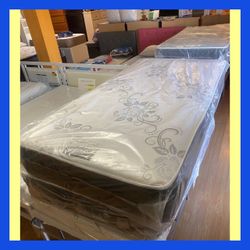 Twin size mattress / Colchon