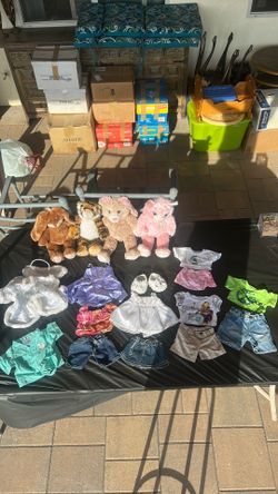 Build-A-Bear Bundle - 4 Plush Animals + 20+ Outfits (Star Wars, Sports, Dresses & More)