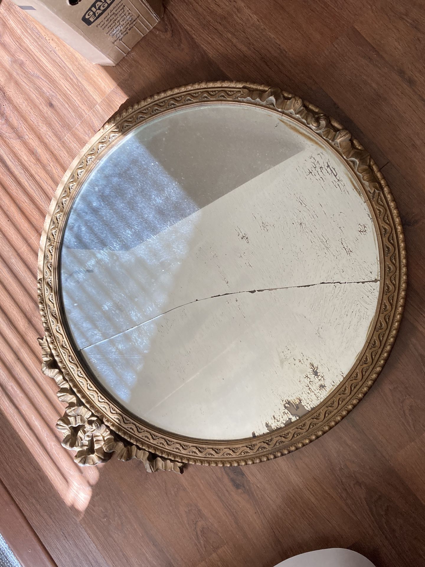 Cracked Vintage Round Mirror