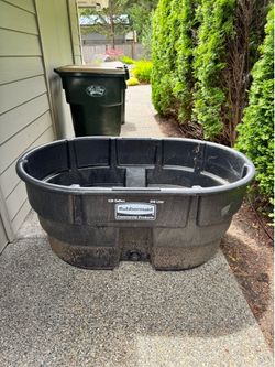 Water tank 150 gallon Rubbermaid cold plunge trough