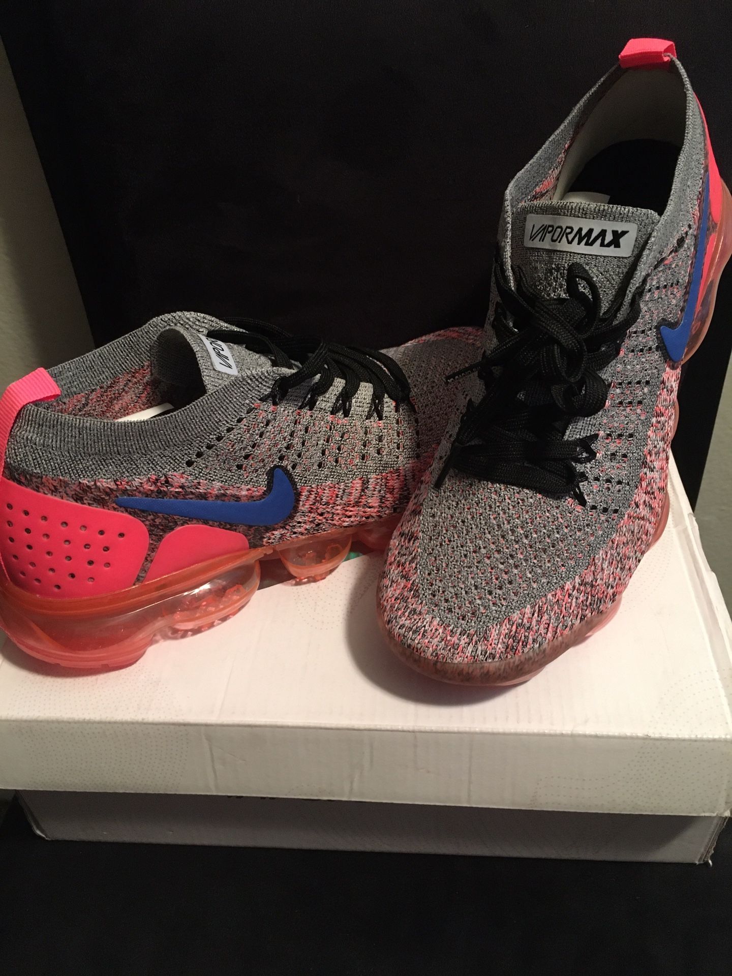 Selling Nike Vapormax Never Worn