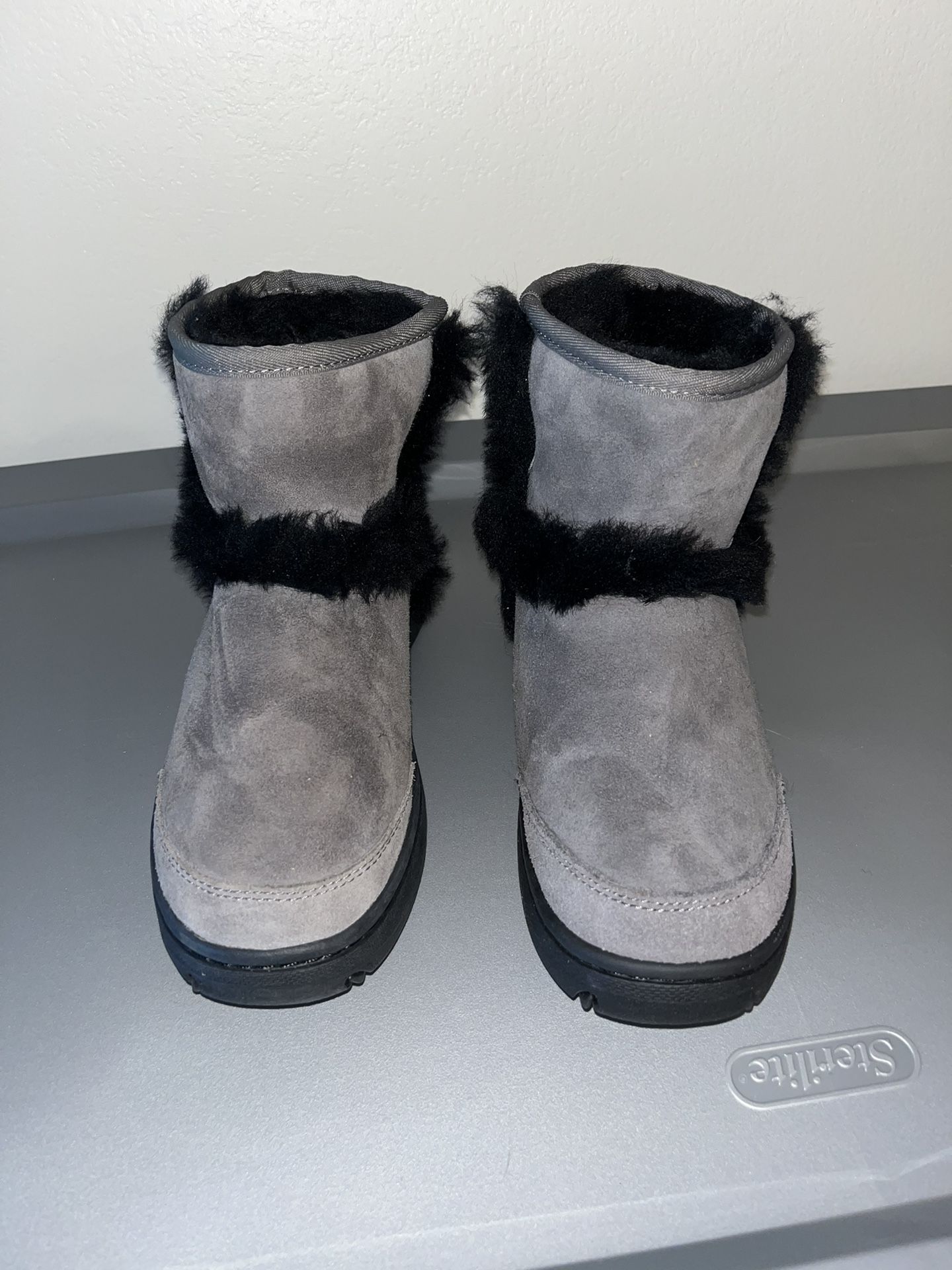 Ugg Sunburst Mini Boot Sz7