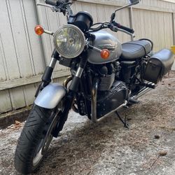 2015 Triumph Bonneville Motorcycle 