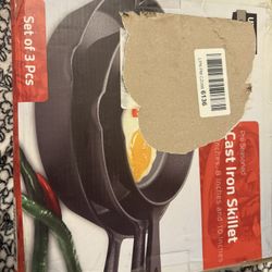 Utopia Kitchen Cast Iron Skillet Set (3 Piece)