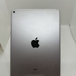 ✨ iPad Air 2 Silver 128GB Wi-Fi – BIG STORAGE, SLEEK DESIGN! ✨