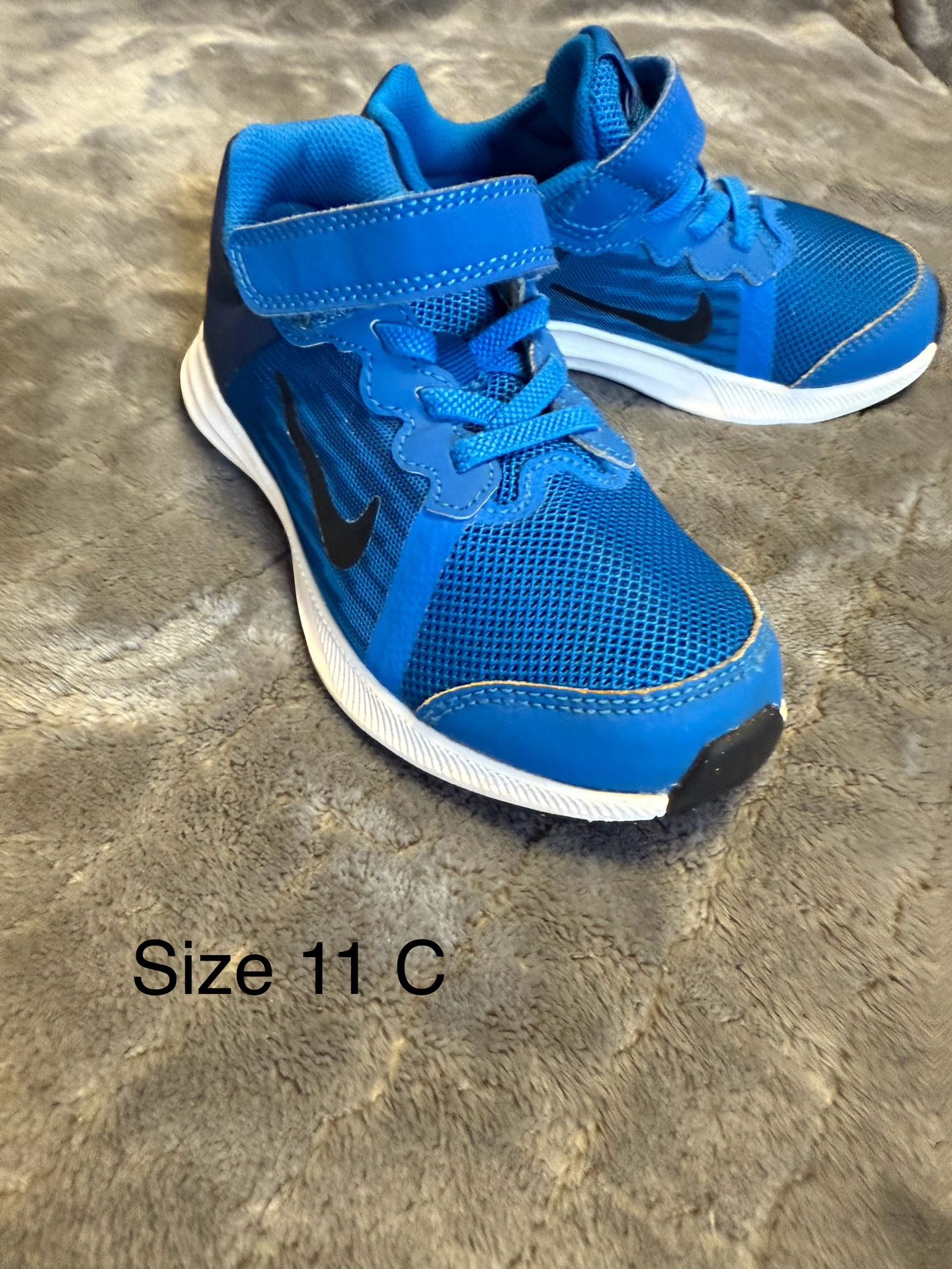 Boys Shoes Size 11C