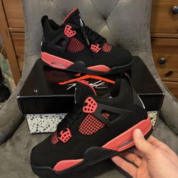 Red Thunder 4s Size 7 Men’s Sneakers