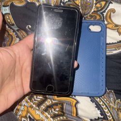 IPHONE SE GOOD CONDITION 