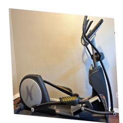 son report Life Fitness Treadmill - Commercial-Grade Exercise Equipment
