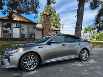 Hermoso kia optima  2017