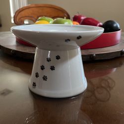 Elevated Cat/Dog Dish $15