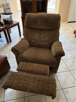 Recliner chair/ lazy boy