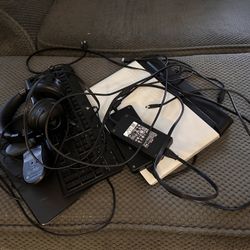 Alienware Area 51 Used On It’s Last Leg Screen Barely Turns On !