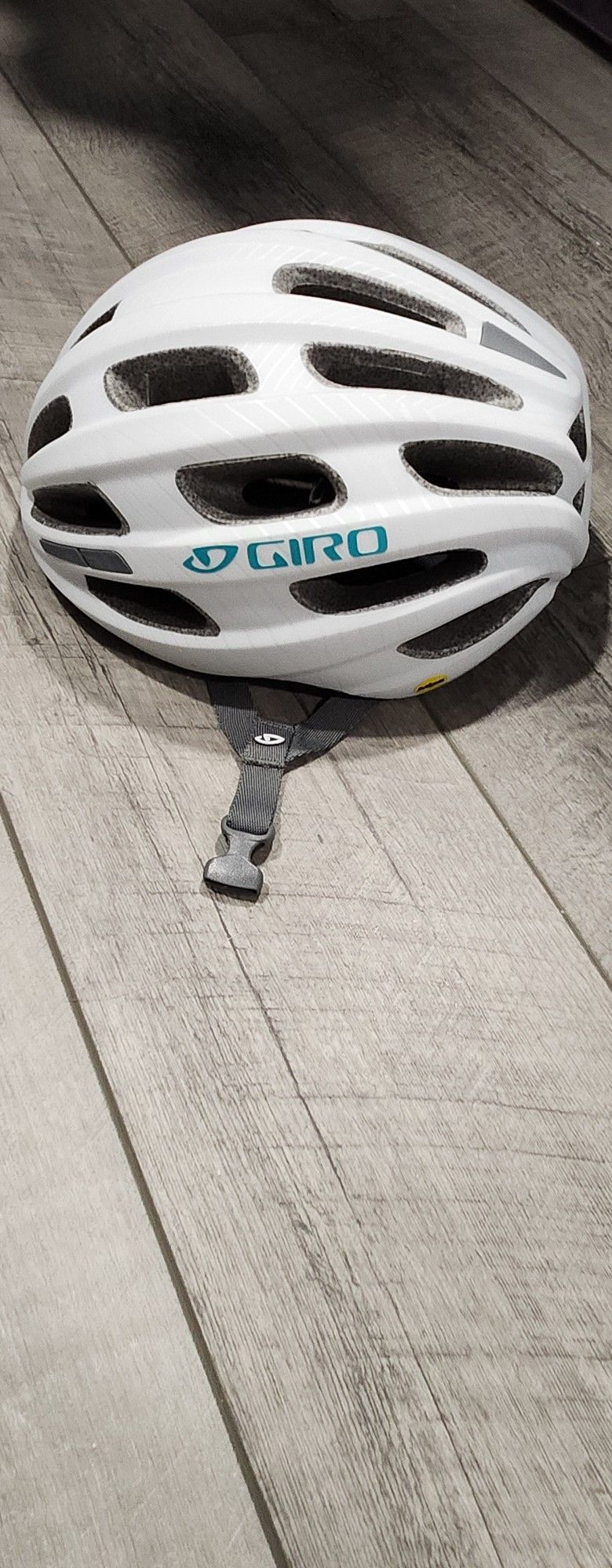 Giro Women's Helmet with MiPS