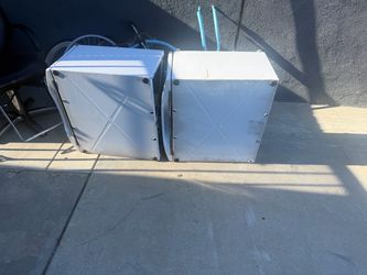 2 Maytag series 5000 Pedstals