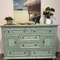 beautiful Coastal Large Dresser/ Buffet 