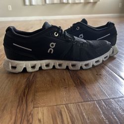 Women  Size 7  On Shoes