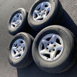 4 — 265/70r16 6x5.5 6x139.7 Stock Tacoma 4runner Tundra Yukon Tahoe Wheels Rims Good Treads Tires!!!!