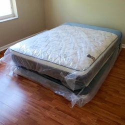 NEW QUEEN-SIZE PILLOW TOP MATTRESS AND BOX SPRING