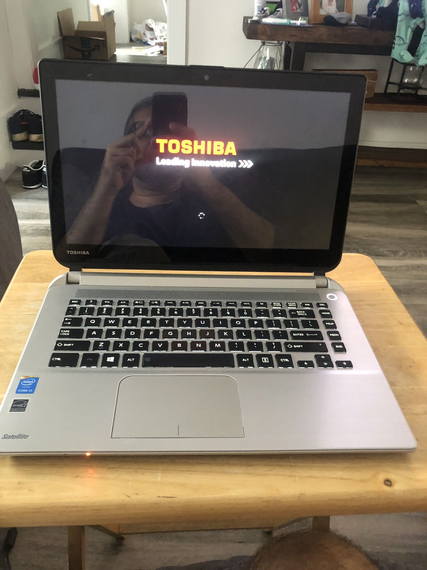 Toshiba 14” Laptop Touchscreen i5 8gb 240gb ssd
