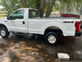 Ford 4x4 truck