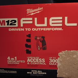 Milwaukee Drill/Driver Kit