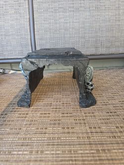 Reptile hideout