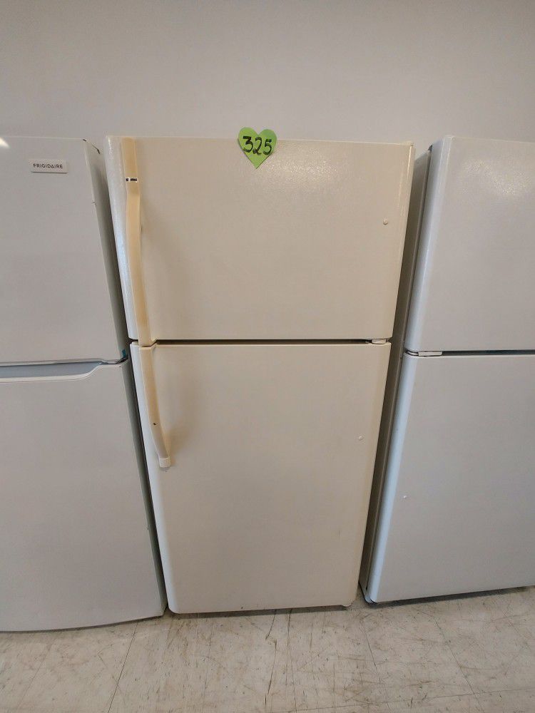 Kenmore Top Freezer Refrigerator Used 90day's Warranty 