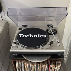 Technics SL-1200MK2 Turntable