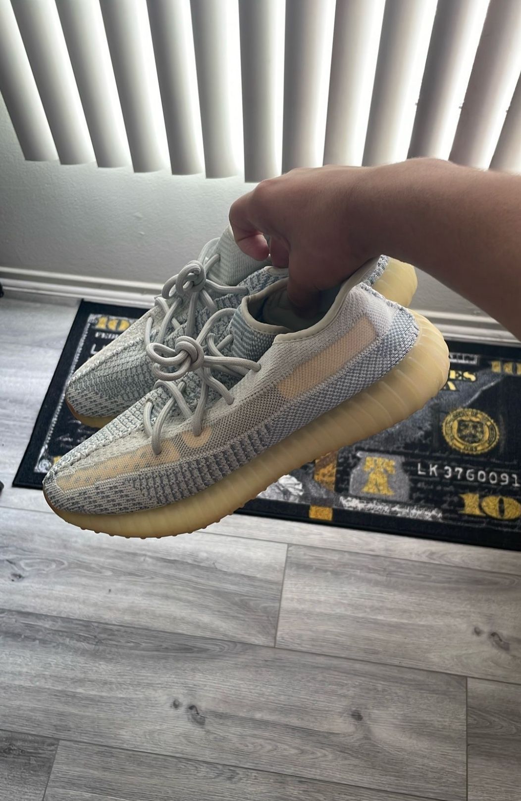 Yeezy Boost 350 V2