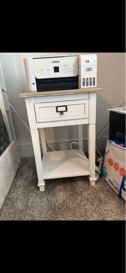 2 nightstands