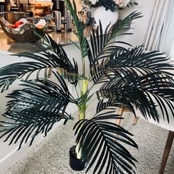 Beautiful palm tree fake