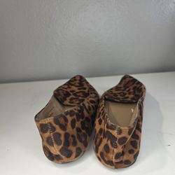 I found leopard print pointed toe flat size 9.5