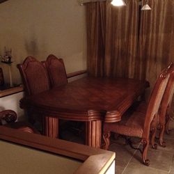 Dinning Room Table