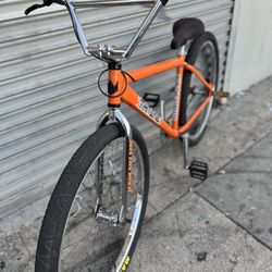 29er Throne