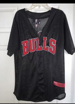 woman’s bulls jersey
