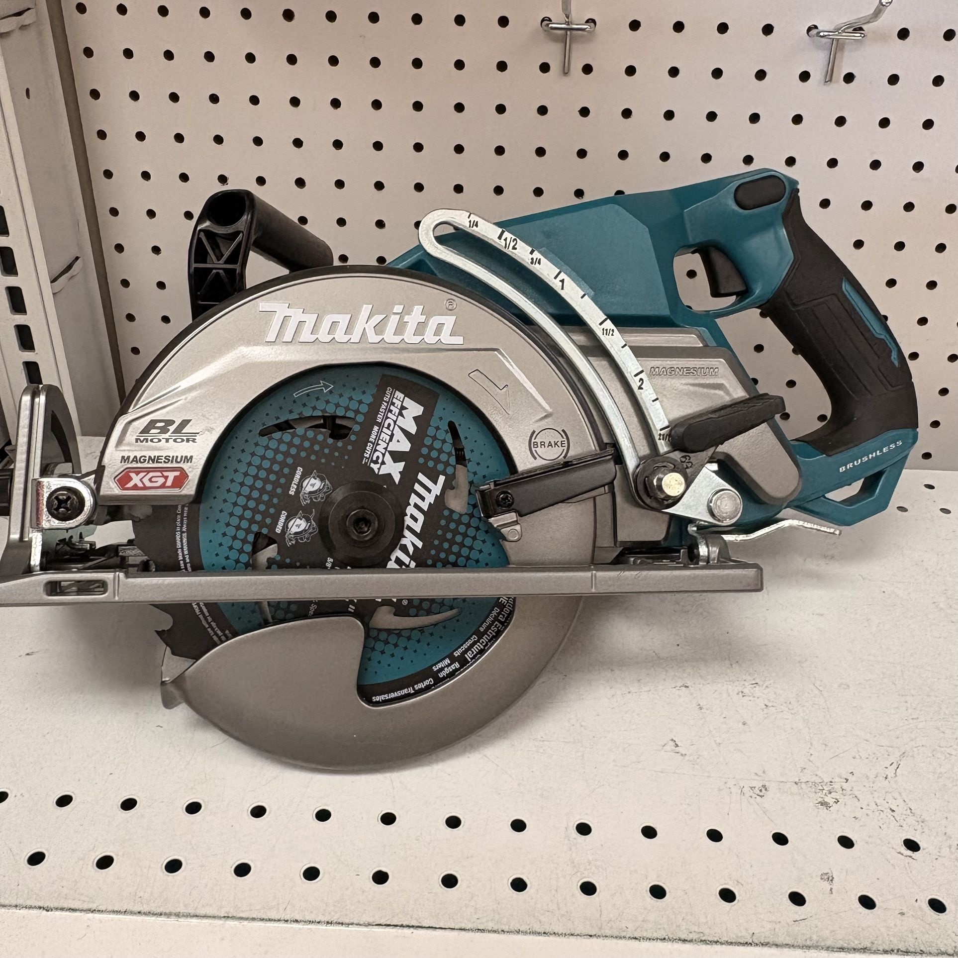 Makita New 71/4” Circular Saw 40v XGT Brushless ( No Battery ) Nuevo 