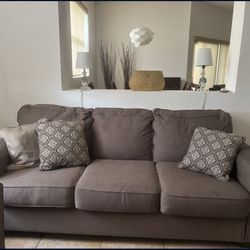 brown sofa/ sofa marron