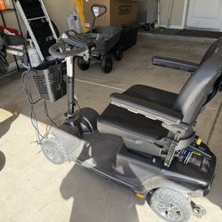 Pride  Revo 2.0 - 4 Wheel Scooter -like New 