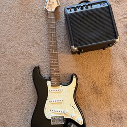 Starcaster by Fender Electric Guitar + SP-10 Amp Bundle