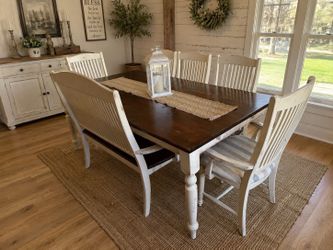 Beautiful farmhouse dining set